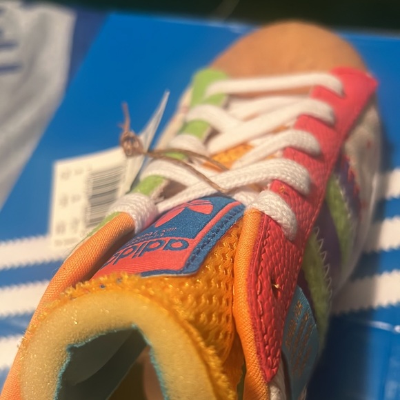 Adidas women’s shoes - Picture 16 of 17